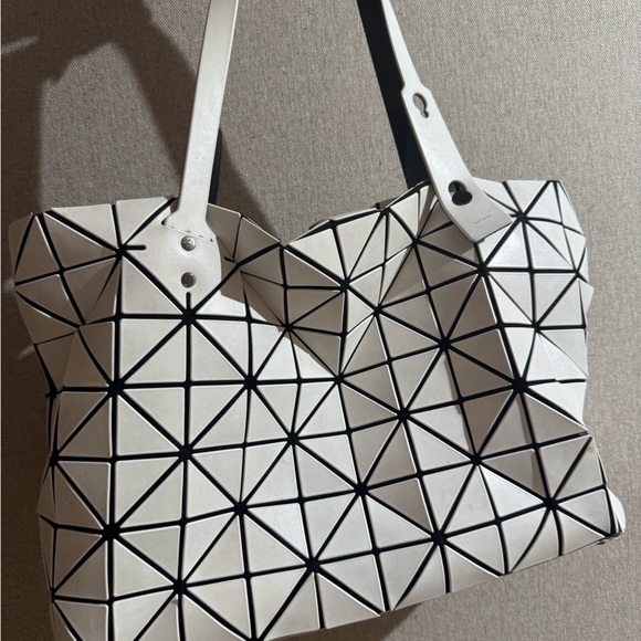 Bao Bao Issey Miyake Geometric White and Black Tote Bag - Picture 5 of 15